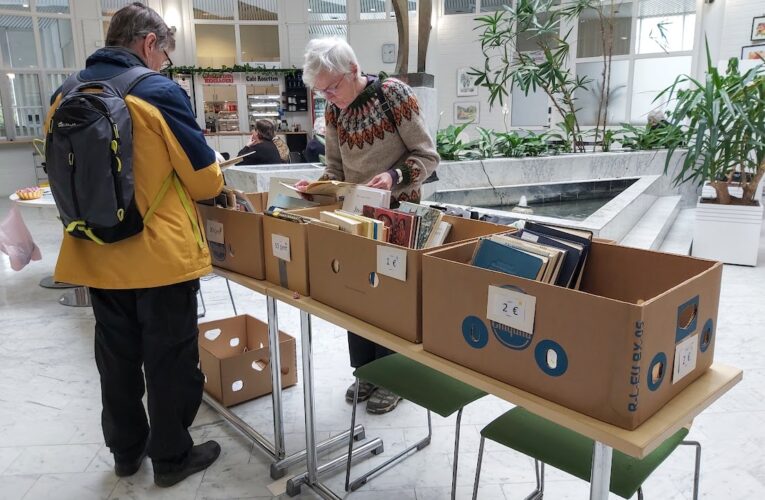 Suku- ja seutututkimusmessut Aikuisopistolla – Släkt- och bygdeforskningsmässa på Vuxeninstitutet