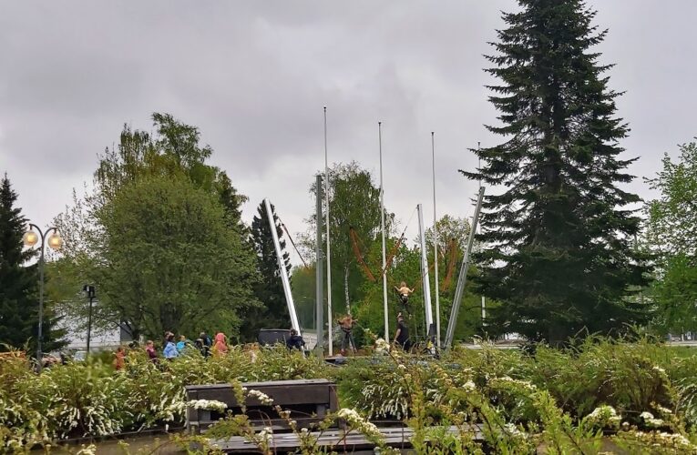 Iloisia ilmeitä Ellyn torilla 2024 – Glada miner på Ellys torg 2024