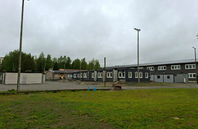 Parakkeja, parakkeja – Baracker, baracker