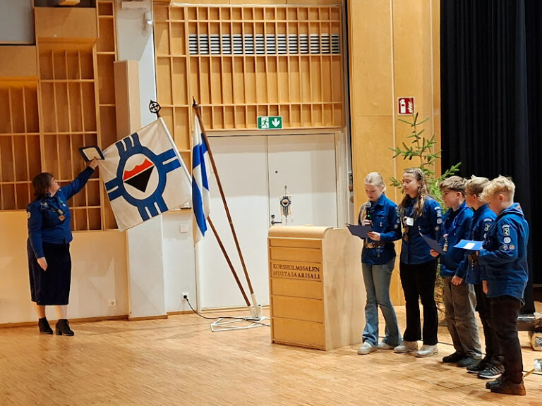 Ahjopartio vietti 50-vuotisjuhlaa – Ahjoscouterna firade sina 50 år