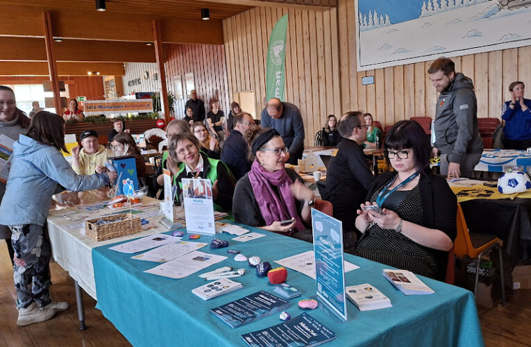 Kuvasatoa Sepänkylän päivästä – Foton från byadagen i Smedsby