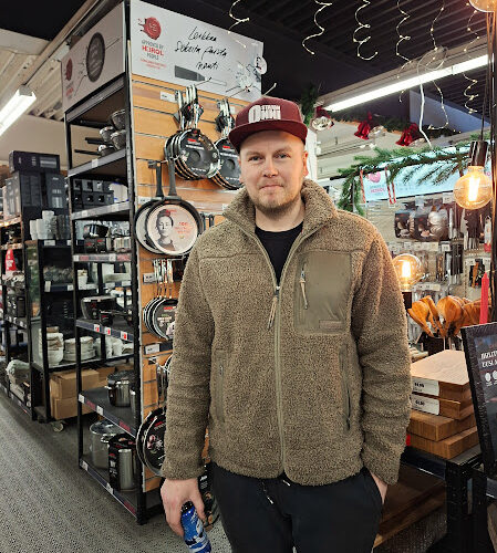 Sepänkylän tavaratalo Ostajan Onni – Ostajan Onni, varuhuset i Smedsby