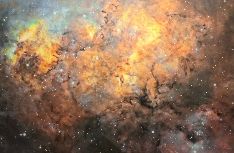 Kulttuuripääkaupungissa 1: J-P Metsävainion astrovalokuvat – I kulturhuvudstaden 1: J-P Metsävainios astrofoton