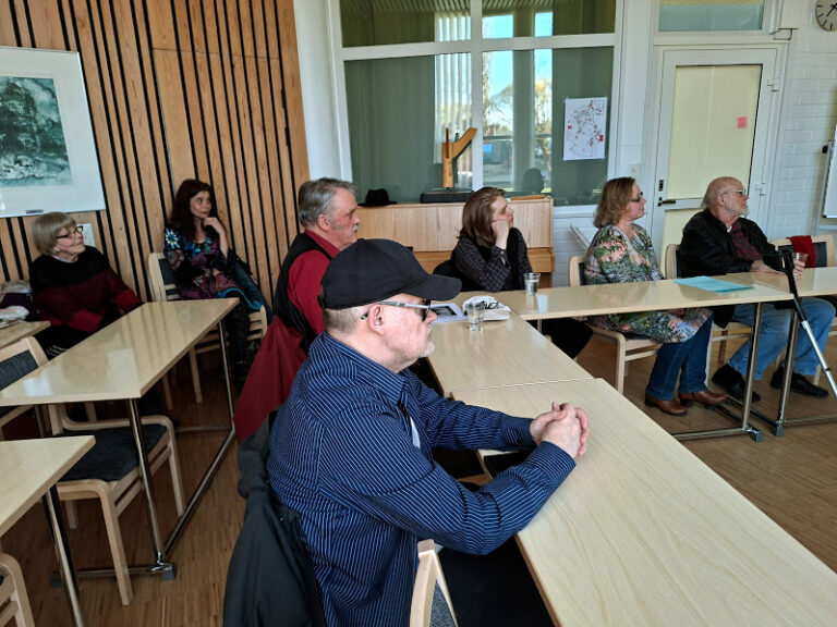 Maailman ensimmäinen Runoversumi – Världens första Diktversum